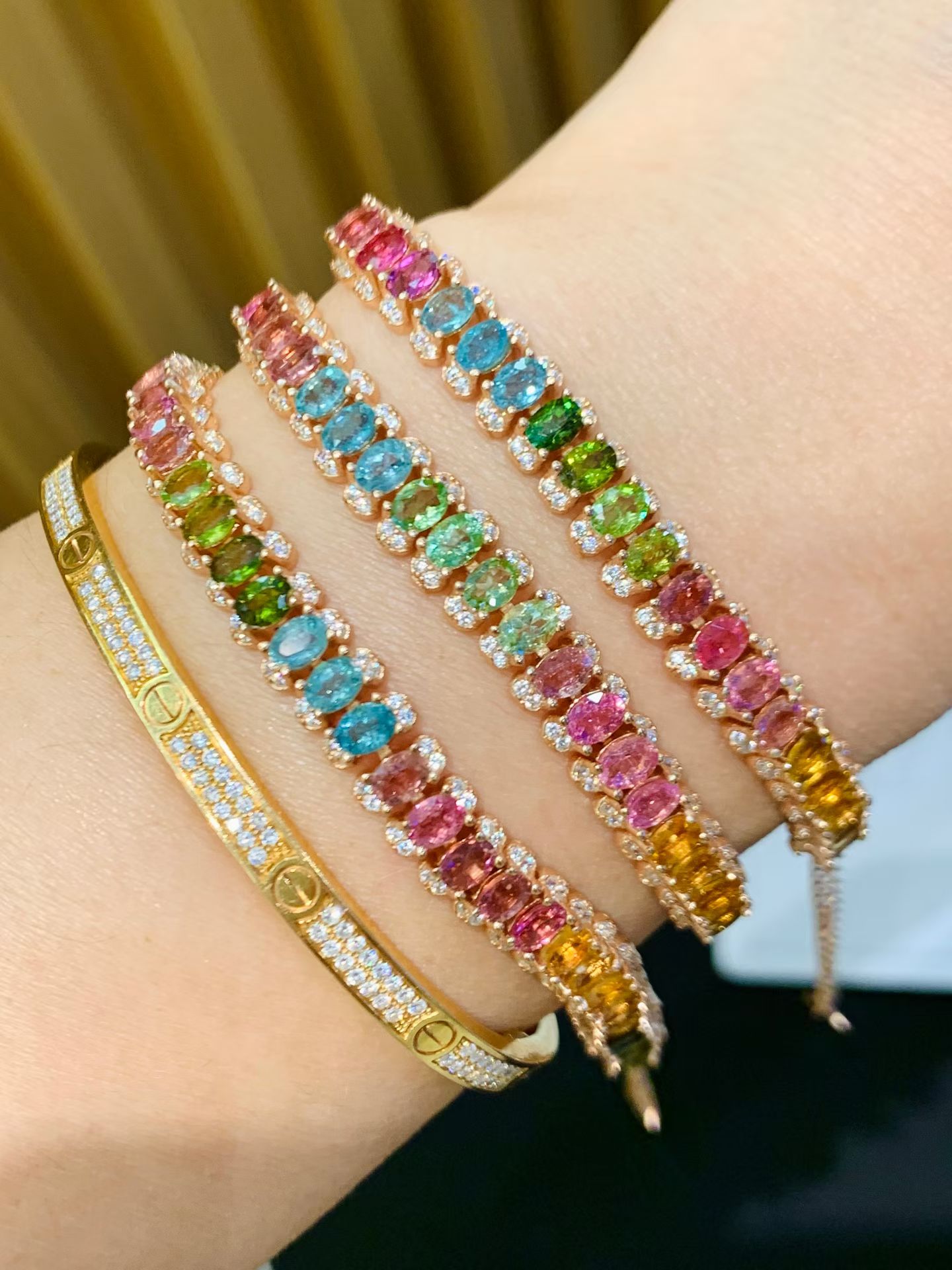 กำไลข้อมือพลอยทัวร์มาลีนธรรมชา - Ethnic Fashion Boutique บทวิจารณ์และราคา