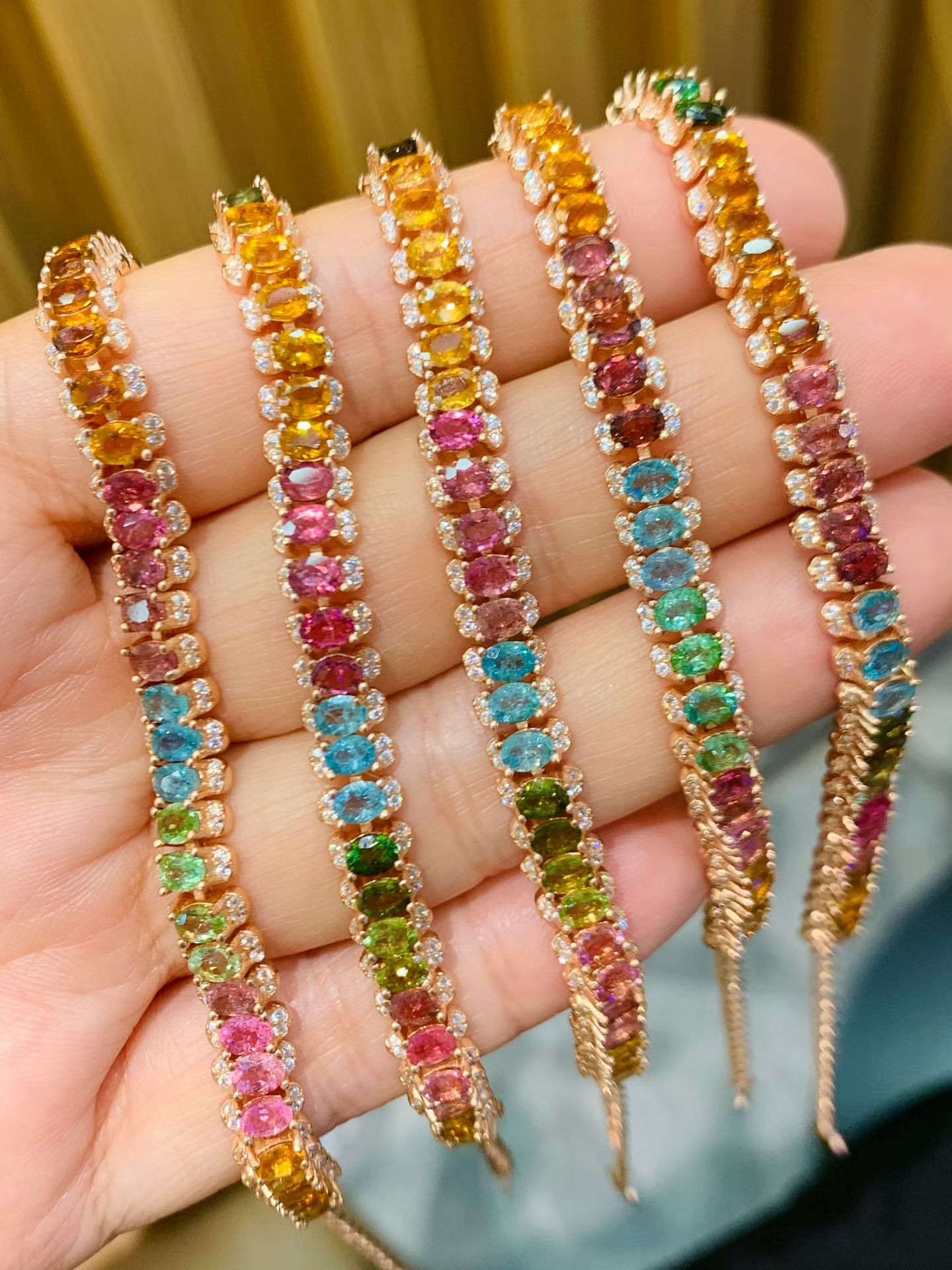 กำไลข้อมือพลอยทัวร์มาลีนธรรมชา - Ethnic Fashion Boutique บทวิจารณ์และราคา
