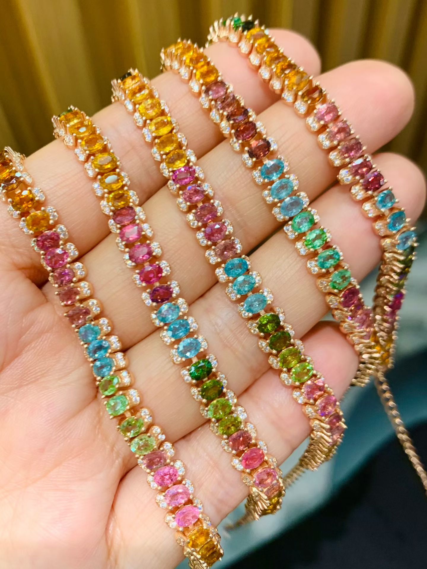 กำไลข้อมือพลอยทัวร์มาลีนธรรมชา - Ethnic Fashion Boutique บทวิจารณ์และราคา